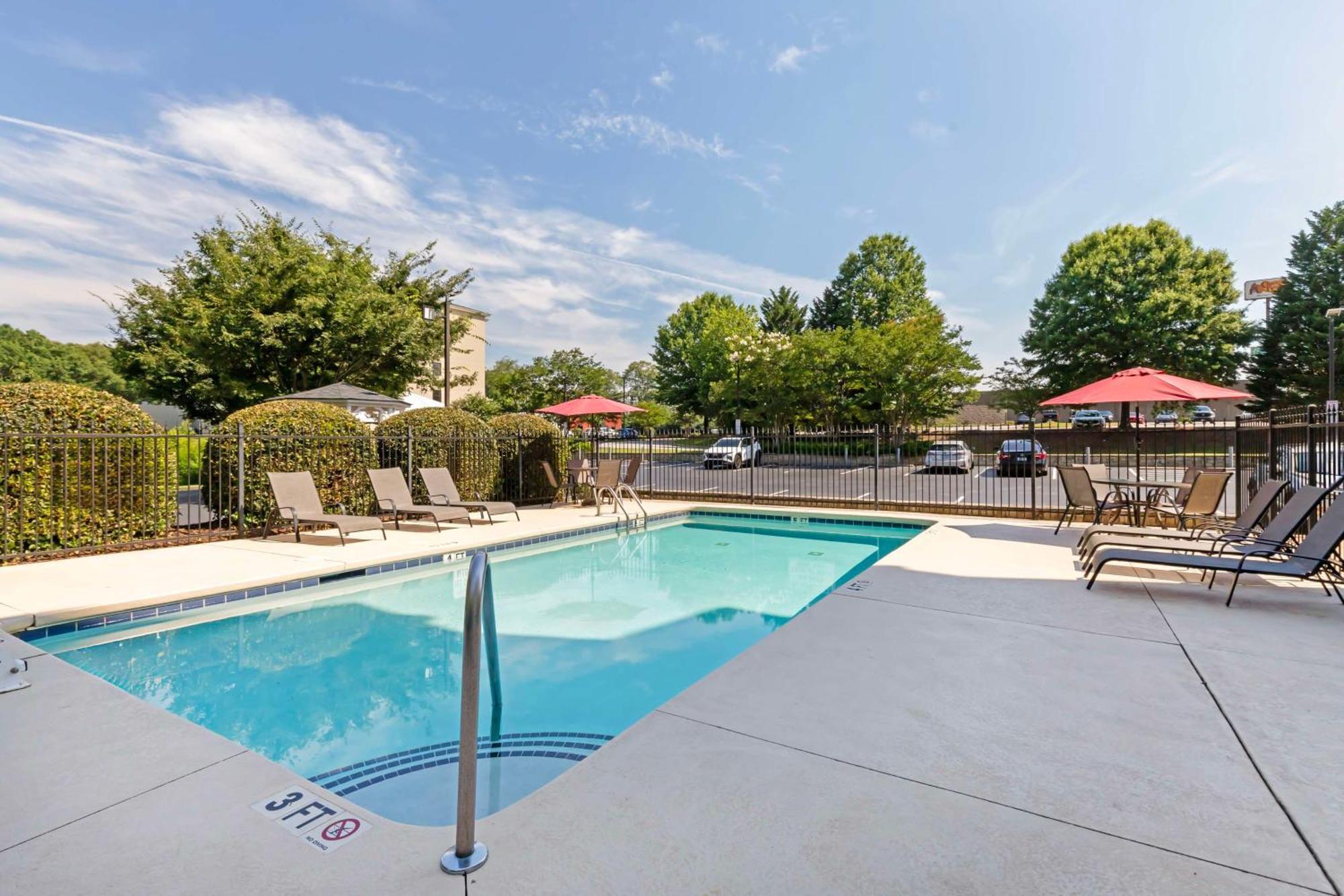 Best Western Plus Greenville South Piedmont Exterior photo